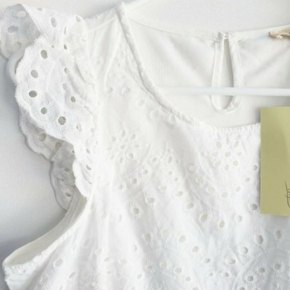 Cropped Lace Top - Picture 4 of 5